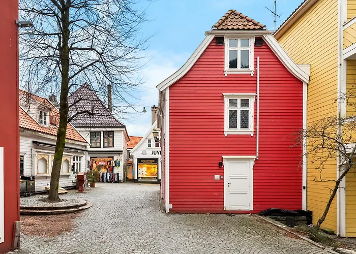 Marken Townhouse New 2025